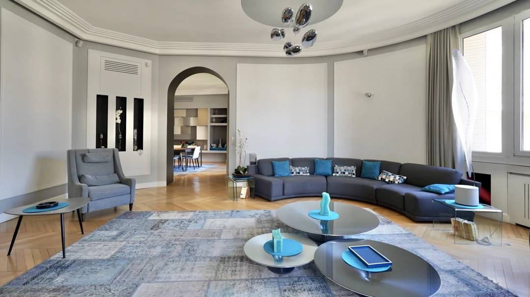 7 rooms Paris XVI - Immeuble Walter