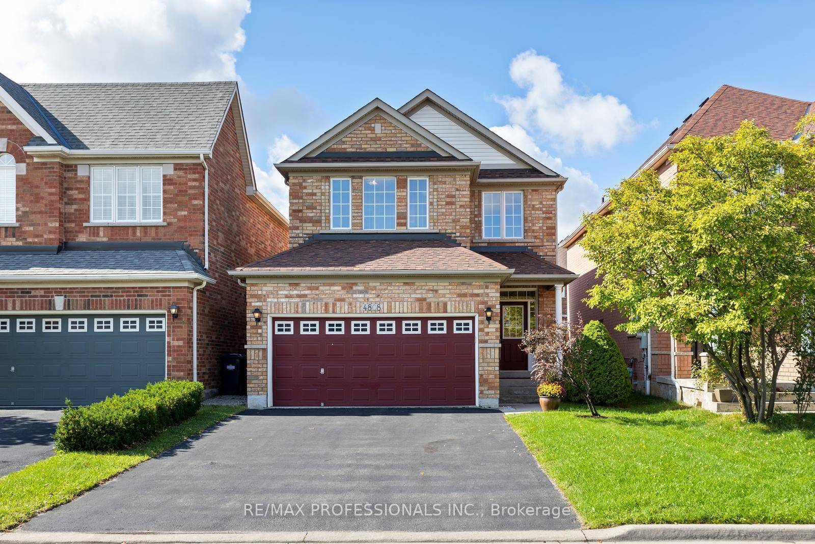 Welcome to this beautiful, spacious, well maintained 4 bedroom, 3 bathroom detached home in the highly sought after community of Churchill Meadows !