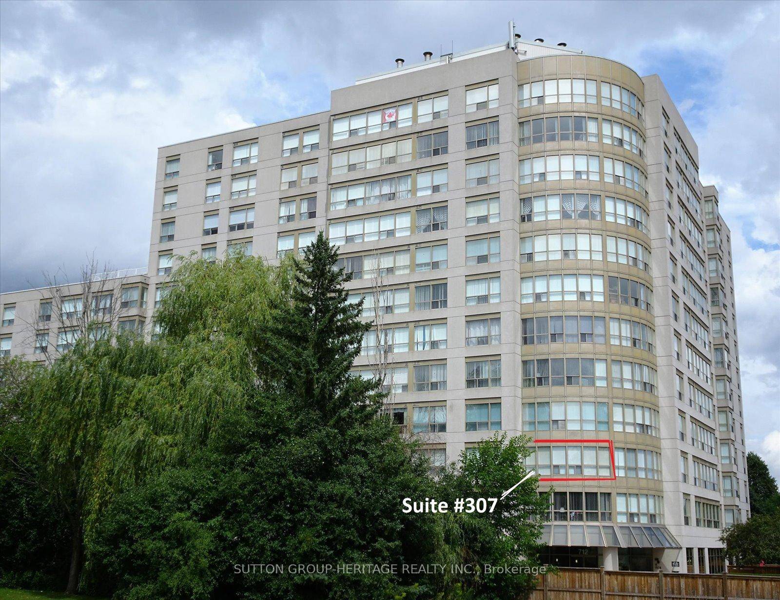 Move right in to this stunning, updated condo suite featuring a modern kitchen with an extended pantry and built in work station perfect for cooking, storage and staying organized.