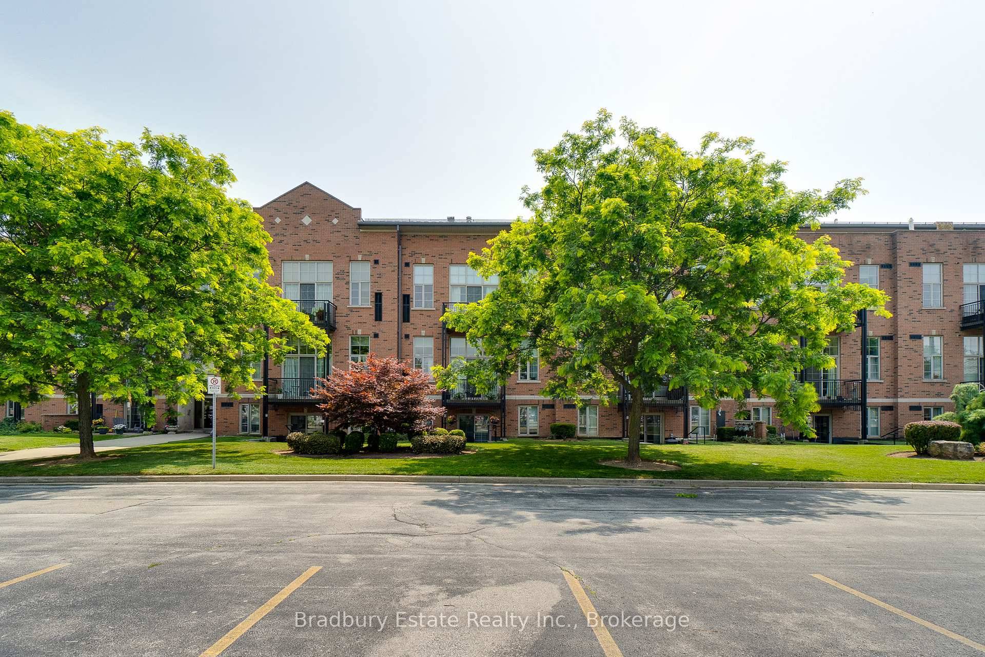 Welcome to this bright and beautifully updated 1 bedroom condo with 2 parking spots located in the sought after Olde Waterdown Highschool building.