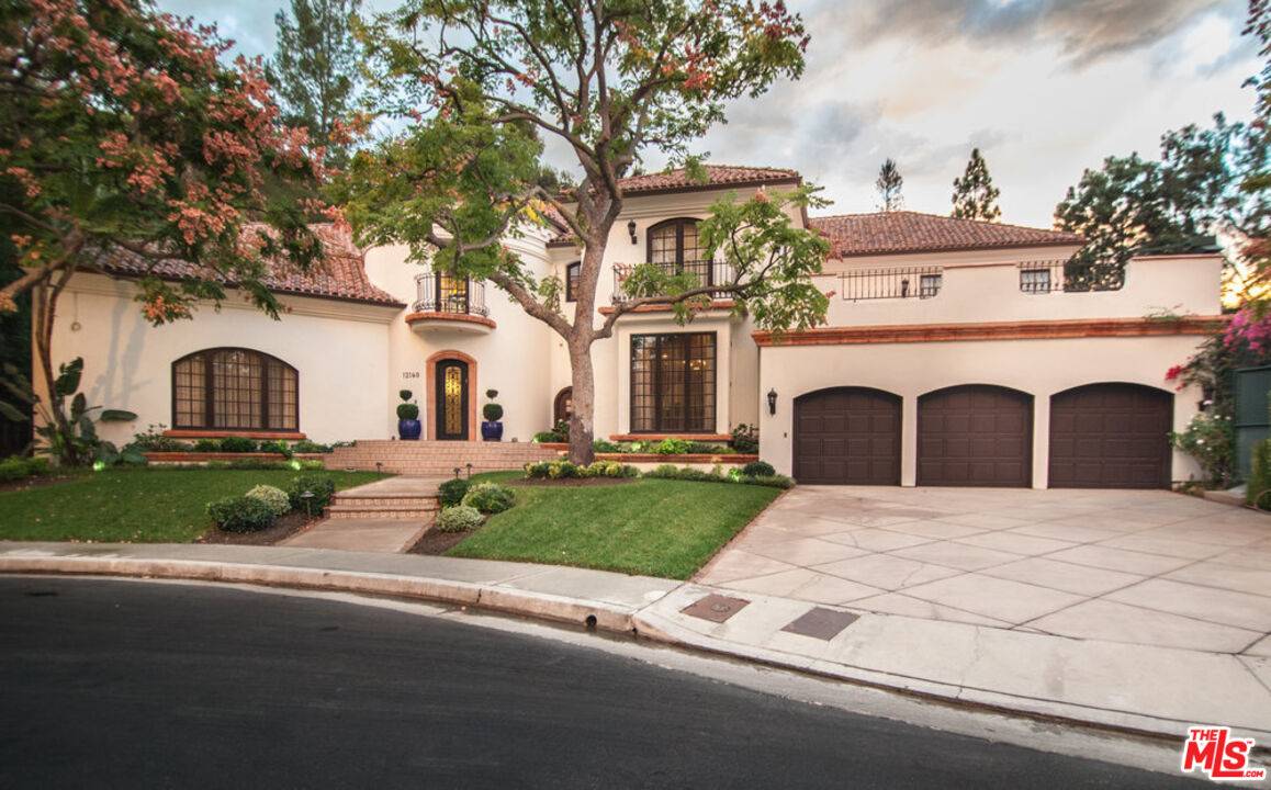 12140 Summit 5BR Beverly Hills Post Office | B.H.P.O. La