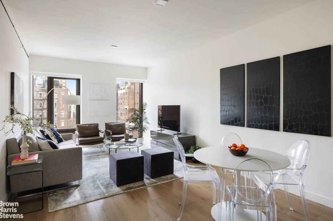 BOUTIQUE LUXURY WITH STUNNING WESTERN LIGHT AND REFINED AMENITIES.