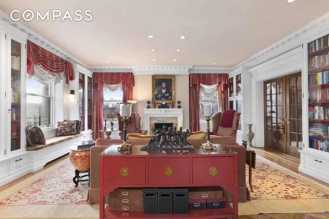 Step back into the grandeur of Old New York at the rarely available The Kenilworth.