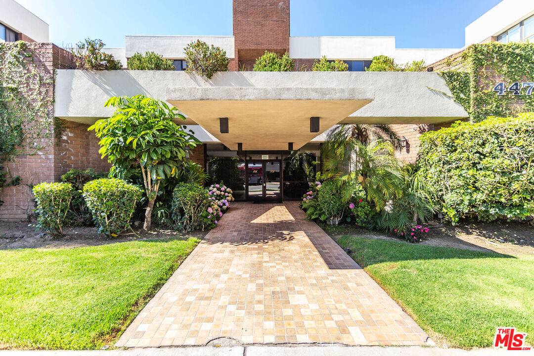 4477 Wilshire Blvd 3BR La