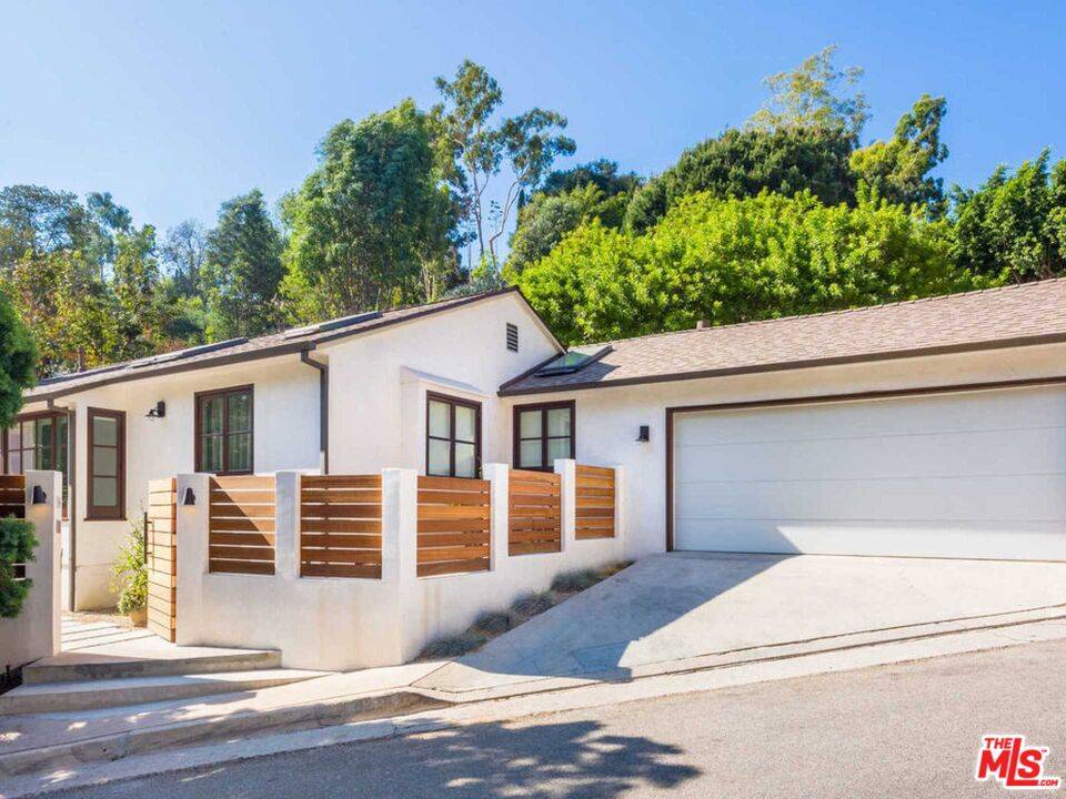 3279   Ledgewood Dr 3BR Hollywood Hills East La