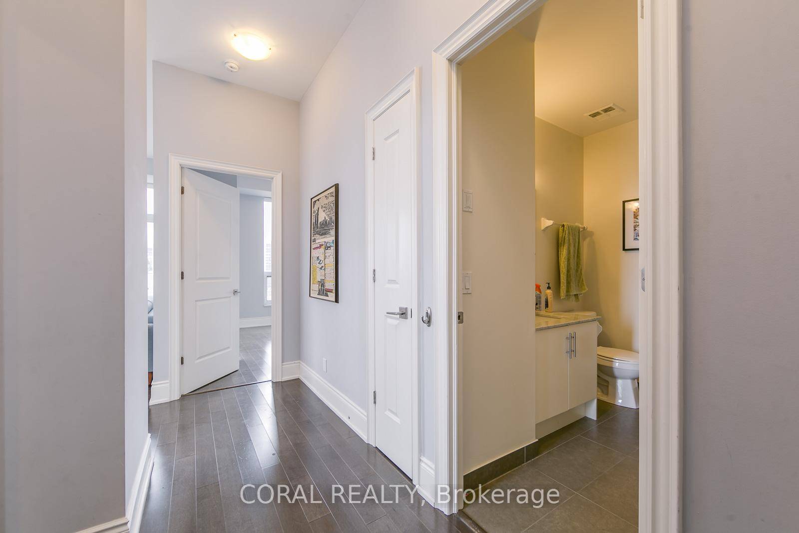 Boutique Condo In The Heart Of Yonge Davisville Area, 97 Walk Score !