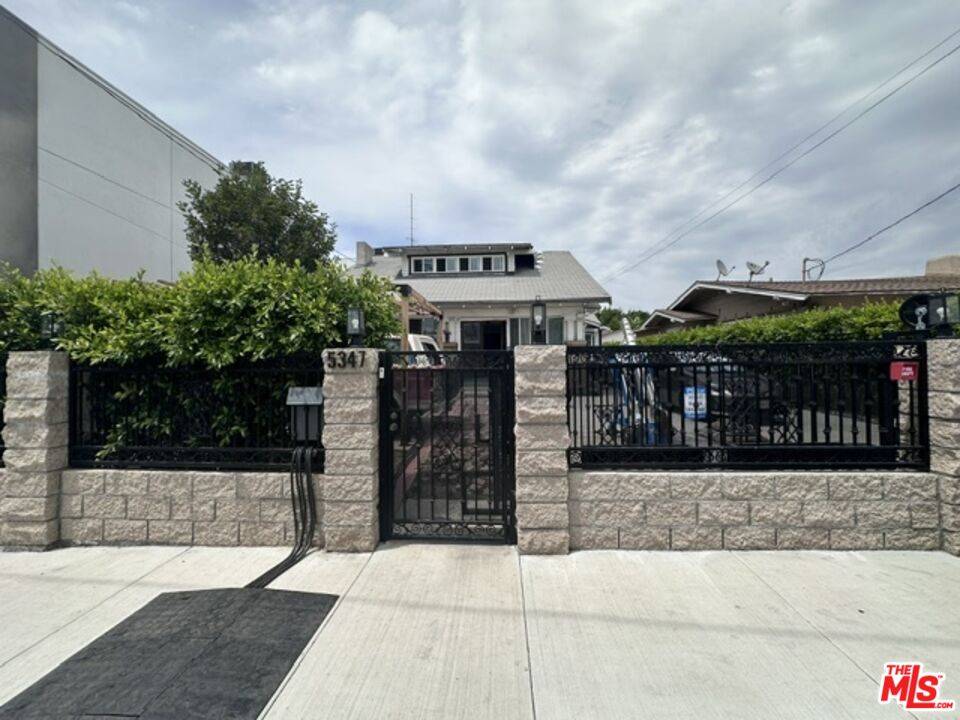 5347   Lexington Ave 3BR La