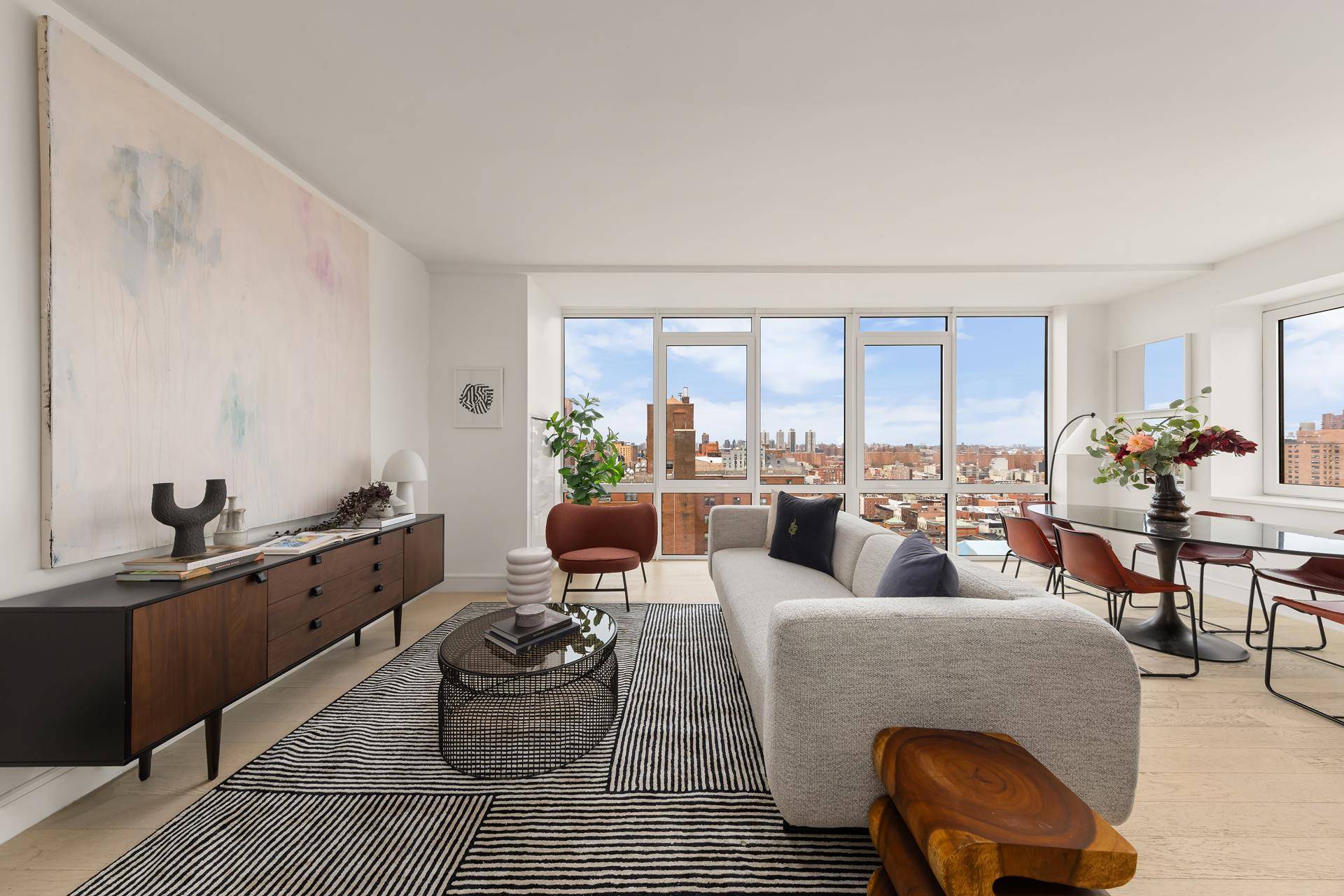Introducing Residence 18B at 1399 Park Avenue A rare 4 bed, 3 bath corner home with lovely triple exposures, floor to ceiling windows, and sweeping skyline views.