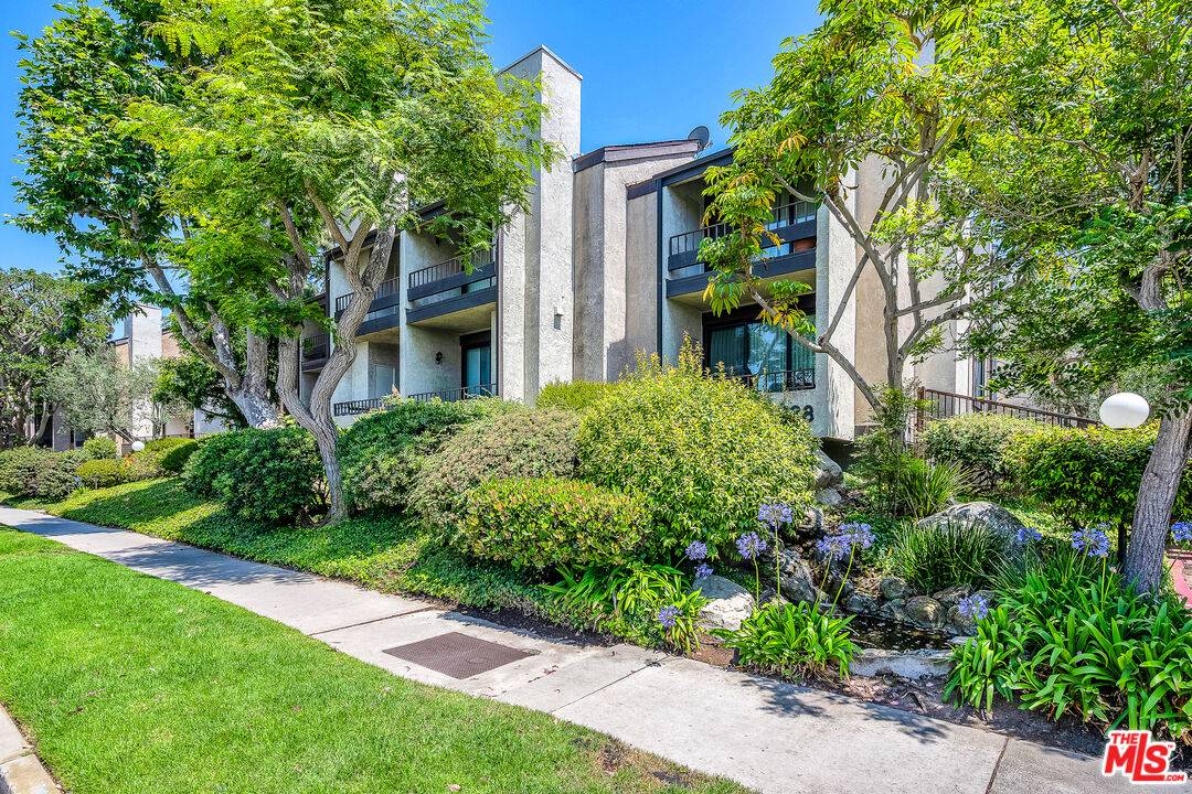 8675   Falmouth Ave 1BR La