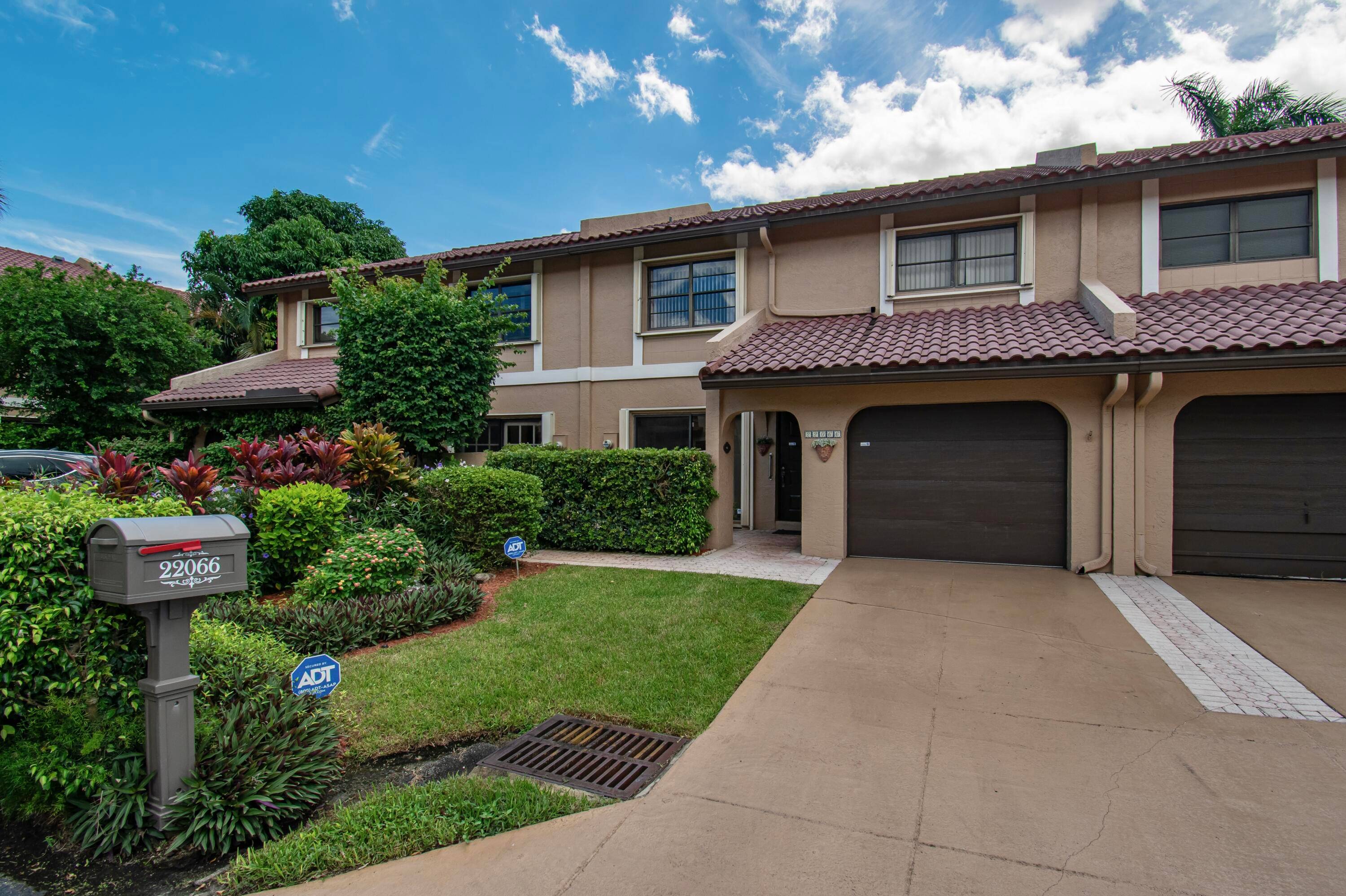 Welcome Home ! Discover this beautifully maintained 3 bedroom, 2.