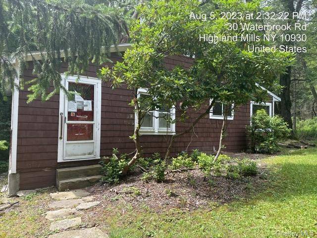 Cottage located in Cornwall School District !