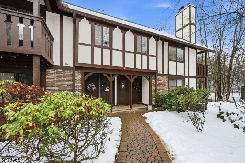 One of the most beautiful units in Ridge Gardens, this multi level 2BR 2FBA Dickinson model approx.