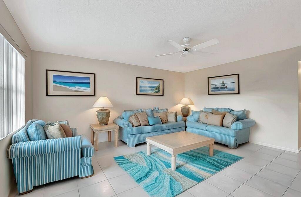 PRIME DELRAY BEACH LOCATION !