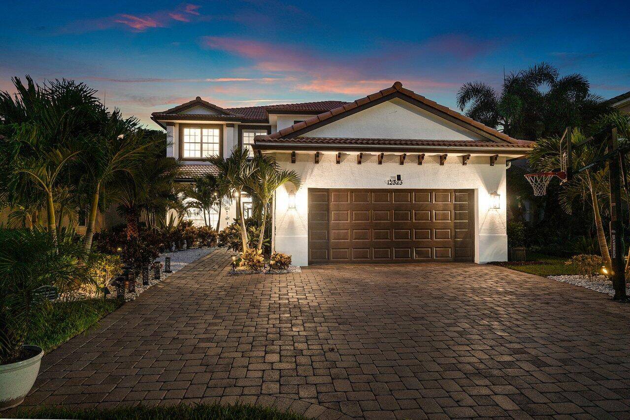 Welcome to the epitome of luxury living in the gated community of Paloma.