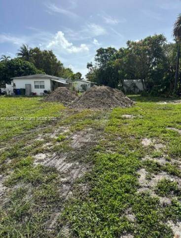 2 adjoined vacant lots. Land has been cleared and prepped for construction.