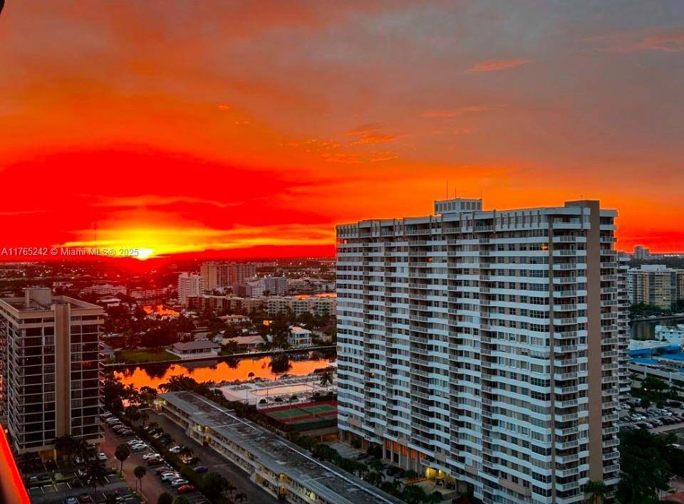 ENJOY THE BEST OF PRIVATE QUIET OCEANFRONT LIVING amp ; STEPS TO SAND PRIME BEACHFRONT LOCATION LOCATION LOCATION.