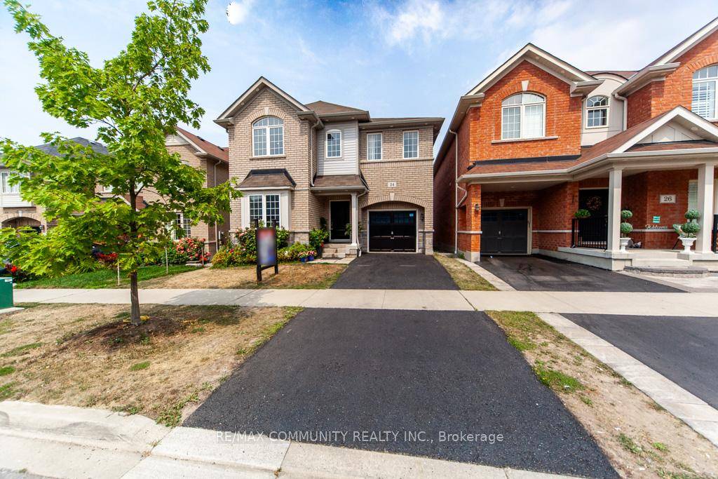 Immaculate amp ; Sun Filled Spacious 4 1 Bedroom Home with Walk Out Basement.