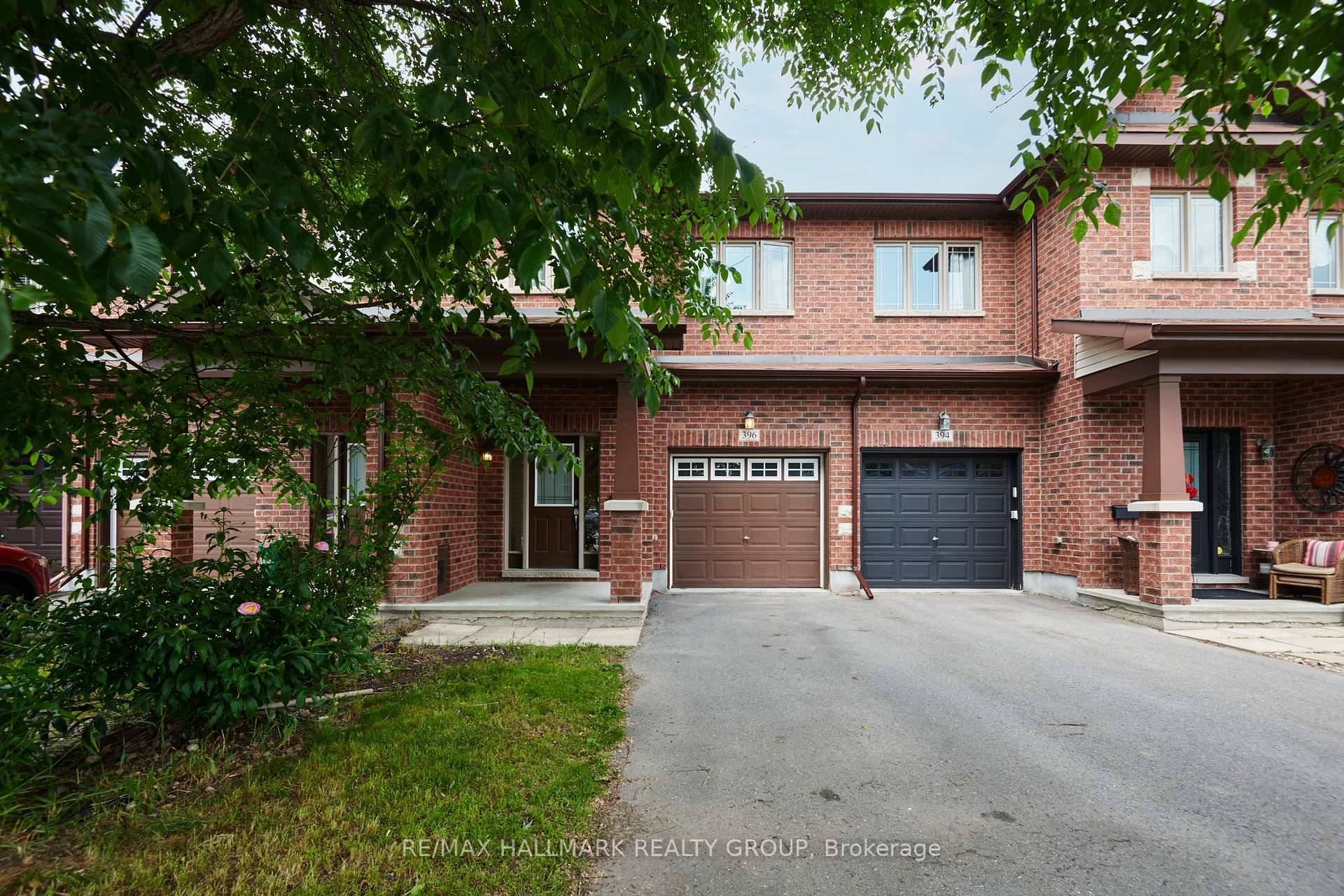Welcome to 396 Via Verona Way, a Beautiful Campanale Built Executive Townhome in the Heart of Barrhaven !