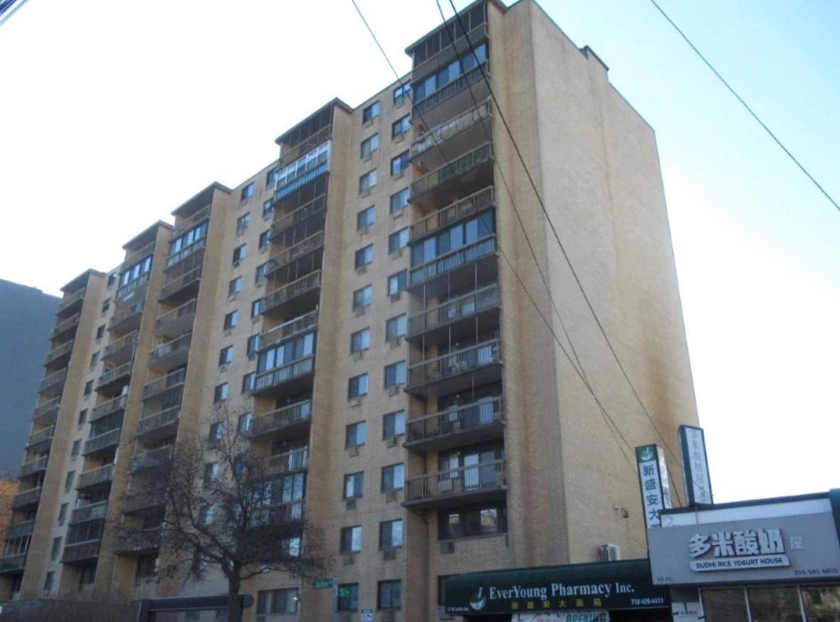 Newly listed office for sale in Elmhurst, located in the busy Queens Medical Center.