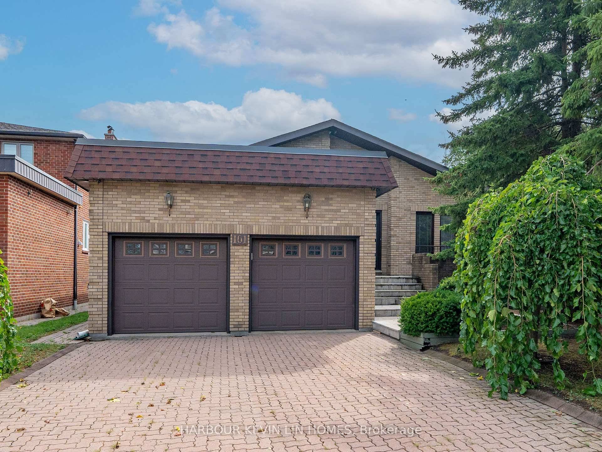 Welcome To 101 Leyburn Avenue, A Spacious, Well Crafted Bungalow In Richmond Hills Prestigious Westbrook Community, Offering A Rare And Expansive L Shaped Lot 72 Ft X 180 Ft X ...