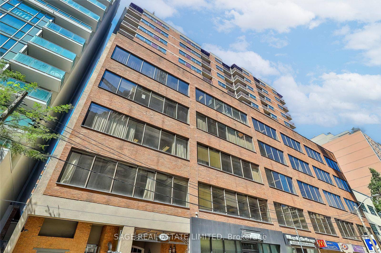 This bright and spacious 1 bedroom, 1 bathroom suite offers 473 square feet of functional living space with a west exposure.