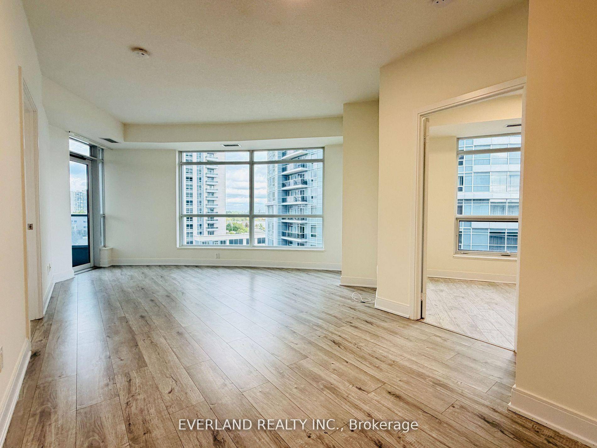 Tridel Condo. Unobstructed North East View 903 Sq.