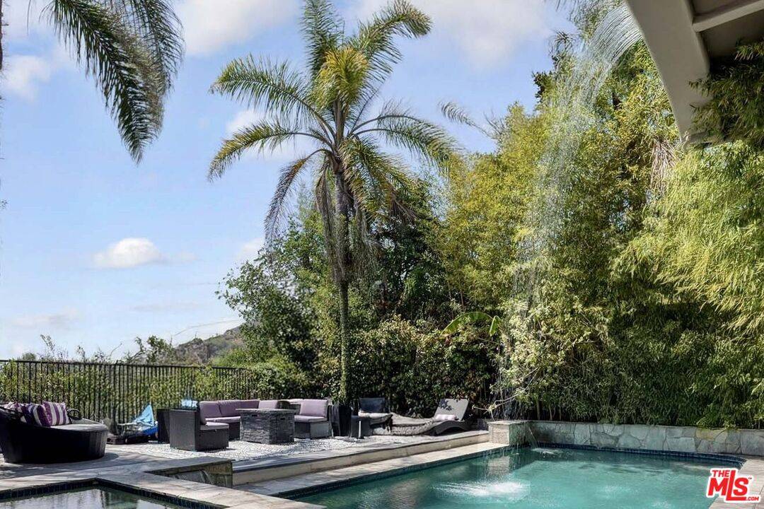 7218   Mulholland Dr 6BR Hollywood Hills East La