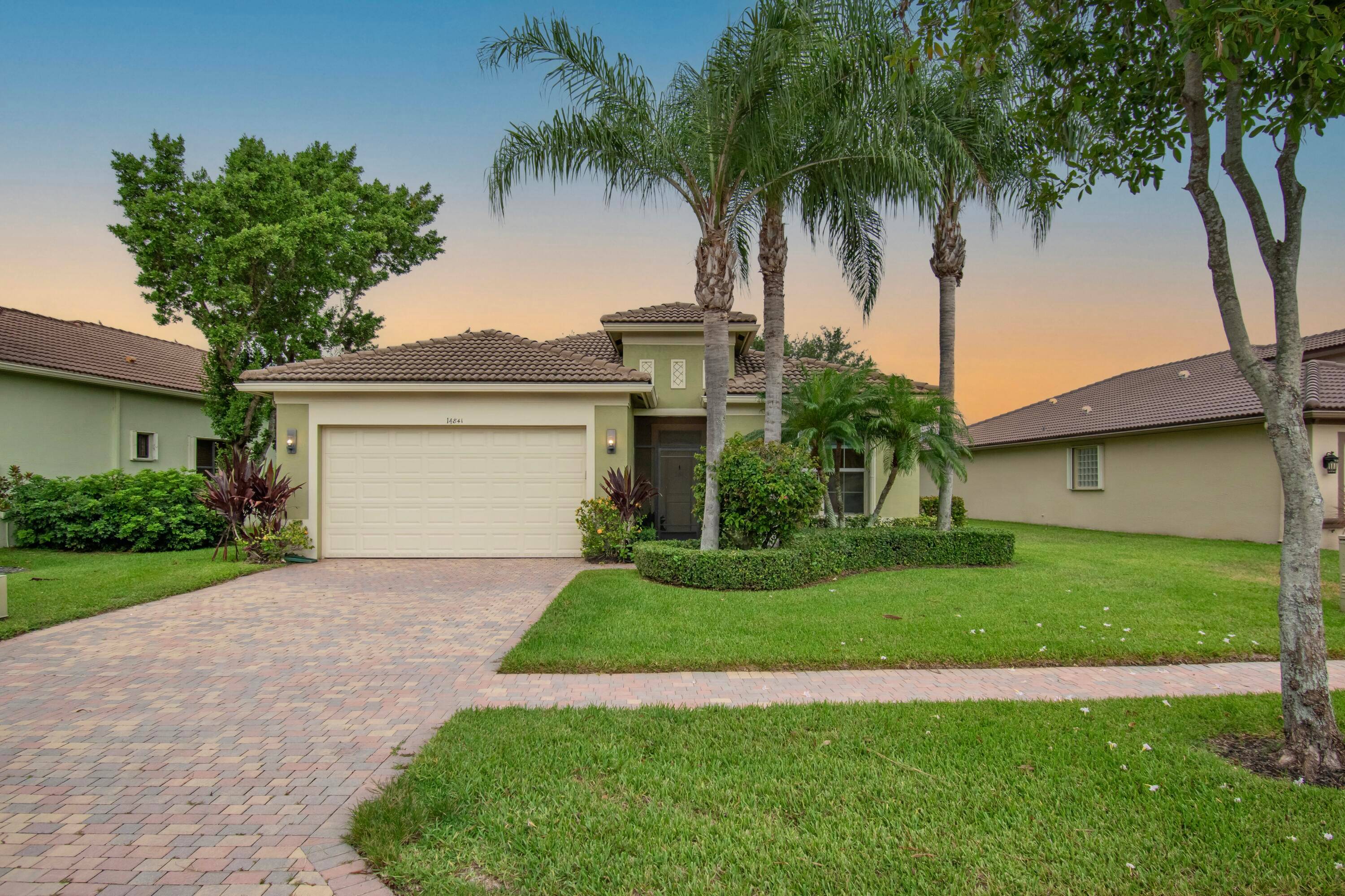 Wide lake views with magnificent sunsets 2 Bedroom Plus Den !