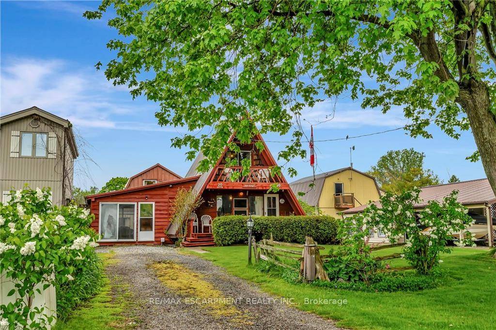Discover lakeside charm with this quaint 3 bed, 1 bath cottage in beautiful Port Rowan.
