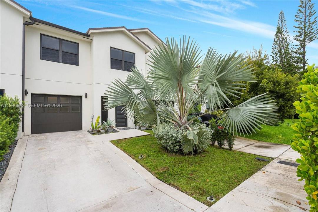 NEW 2020 3 2. 5ba, 1 car garage, Modern Townhome in Ft.