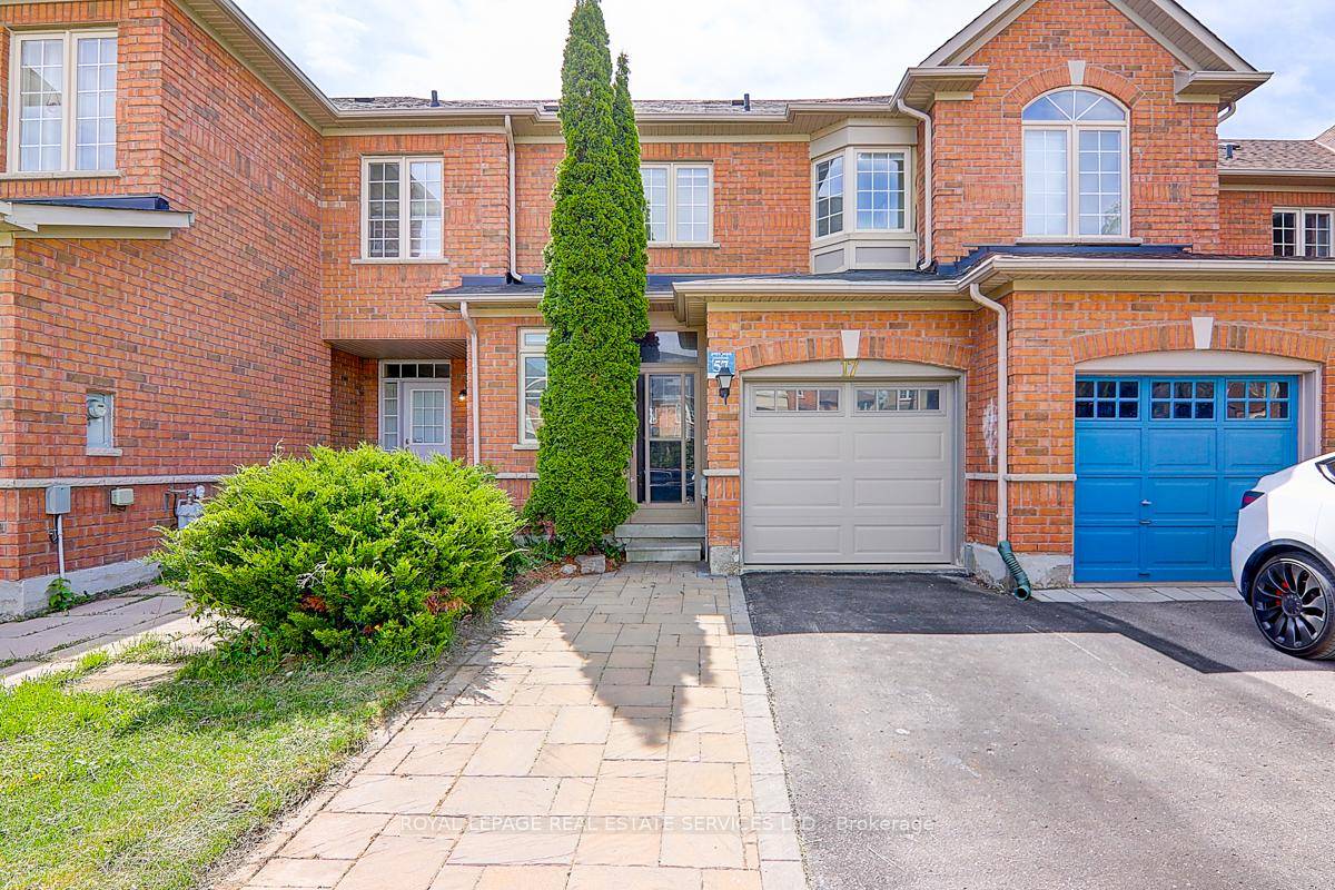 Welcome to this beautifully renovated freehold townhome featuring a modern design !