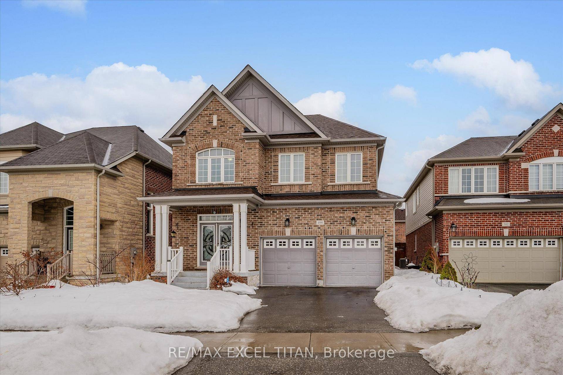 Spacious 4 bedroom, 2 bathroom basement unit available for lease in a quiet, family friendly neighbourhood !