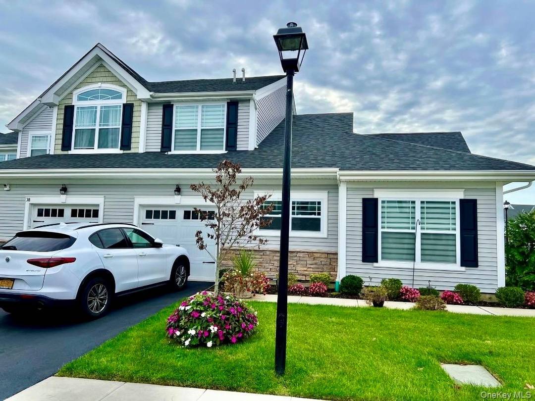Beautiful 2 Year young new 2 story townhouse in Coram in a brand new community, primary bedroom first floor with primary bath, 2 additional bedrooms upper level, two story entry ...