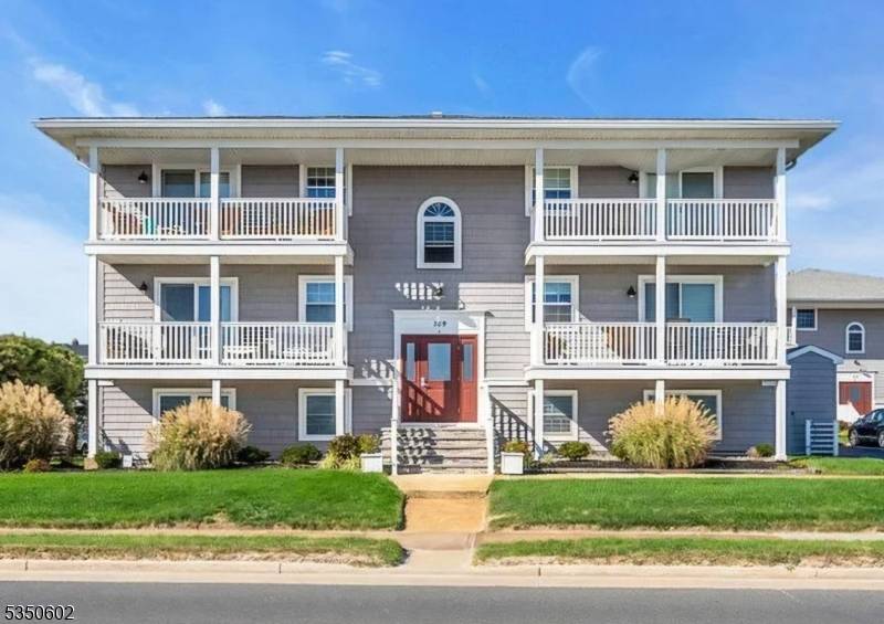 Summer rental in Avon by the Sea.