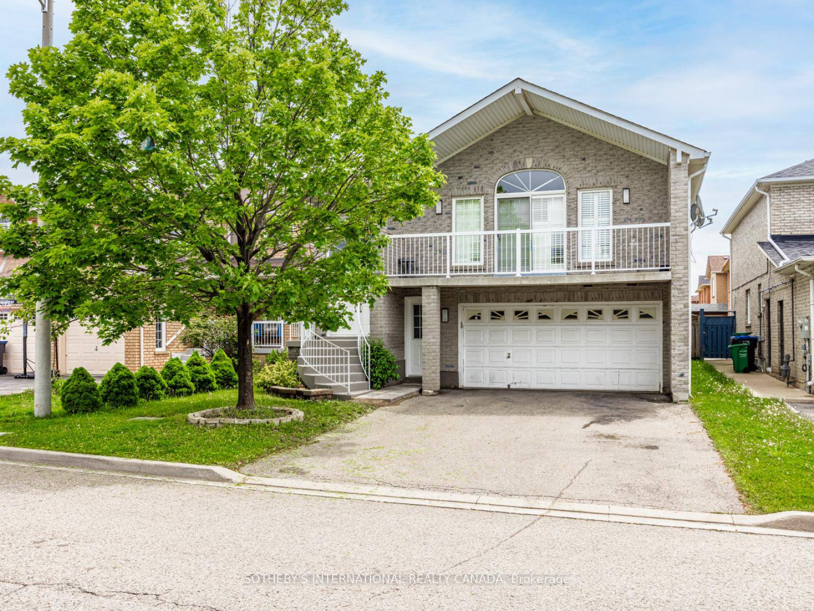 Welcome to 140 Yuile ! This well maintained Detached, move in ready home features 3 spacious bedrooms and 2 full bathrooms on the main floor, including a primary bedroom with ...