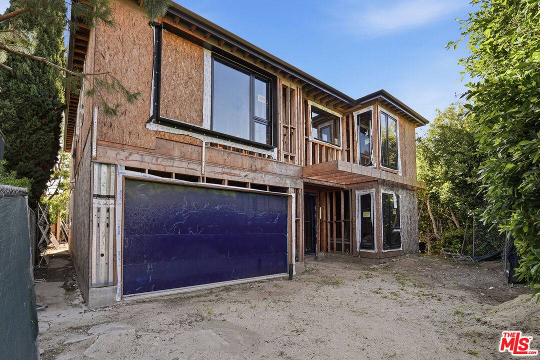 2361   Overland Ave La