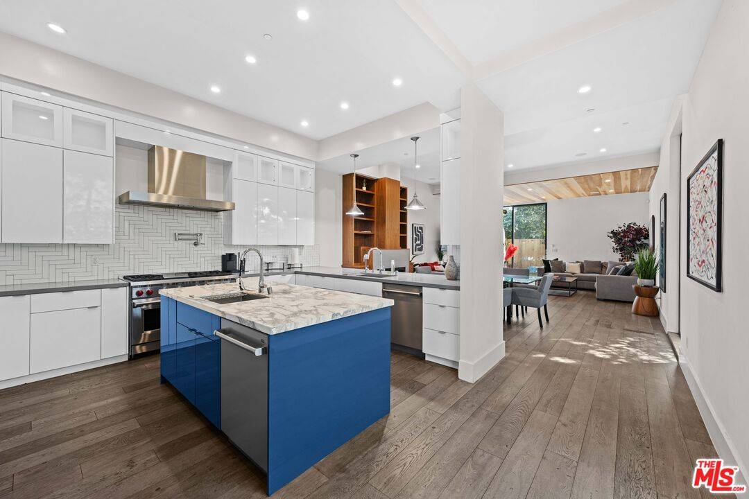 1612 S Wooster ST 4BR Beverlywood La