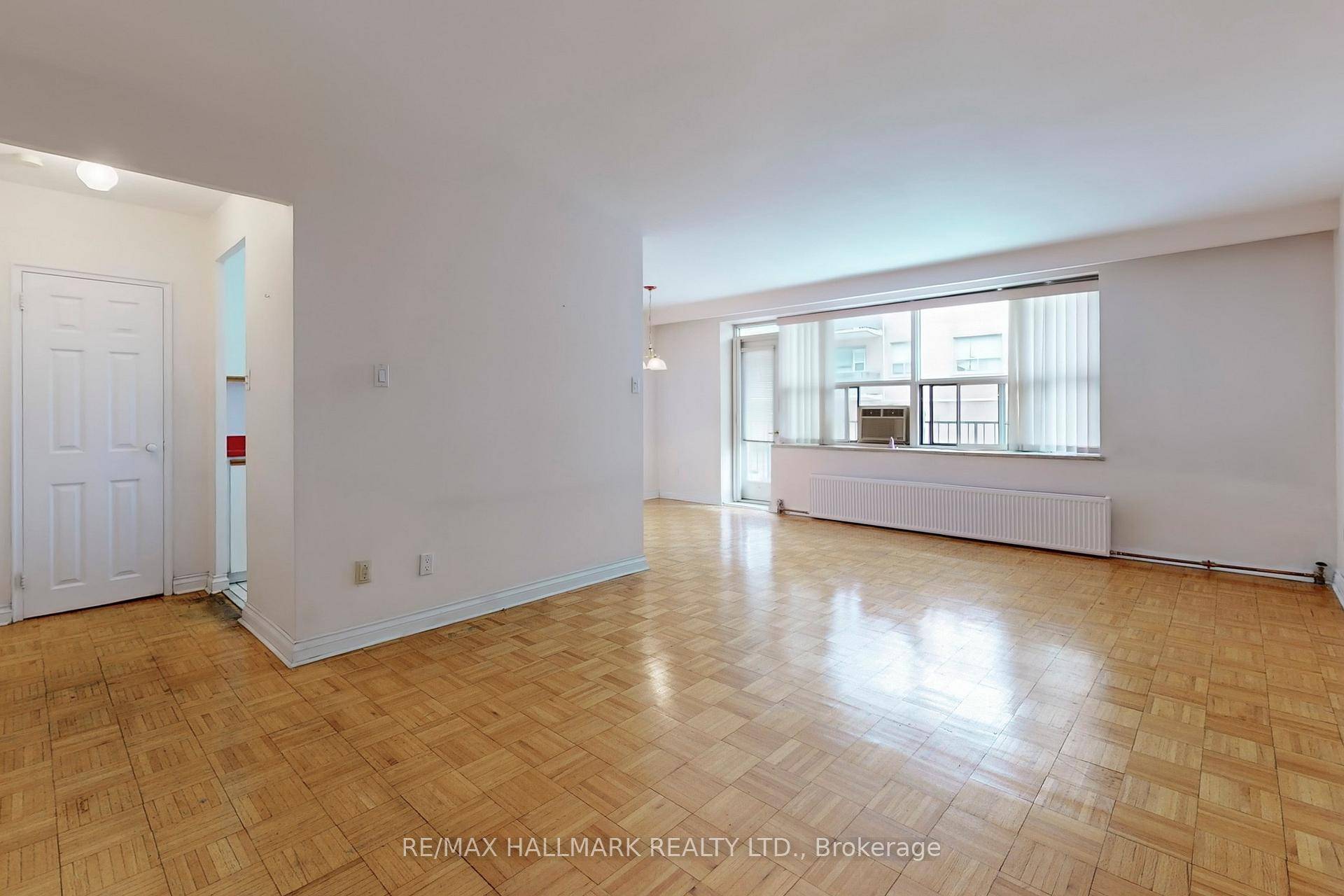This unit has a perfect layout !