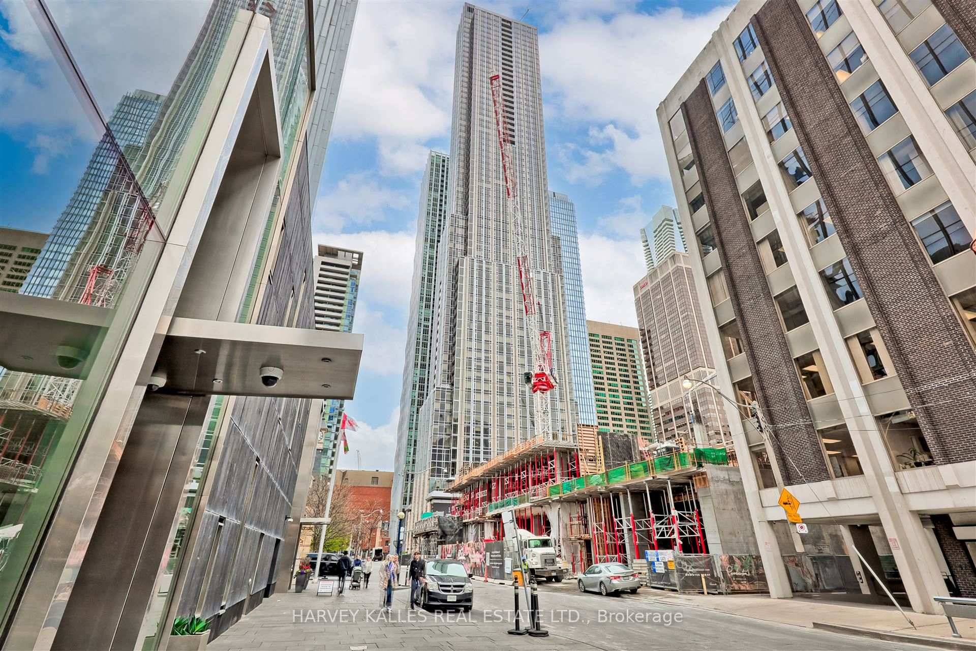 Experience luxury living on the 45th floor of this prestigious Yorkville building with stunning North facing vistas of Rosedale valley and Toronto !