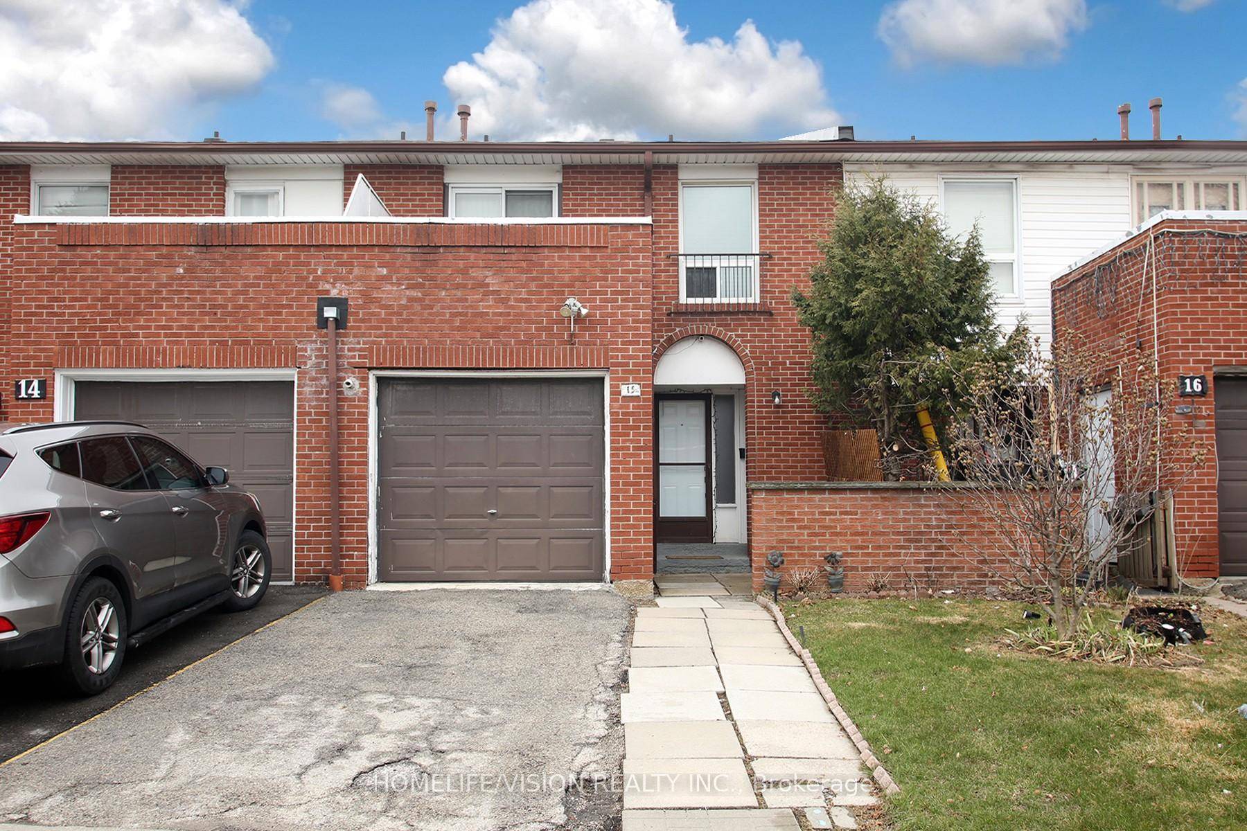 Excellent Opportunity For Families Or Investors !
