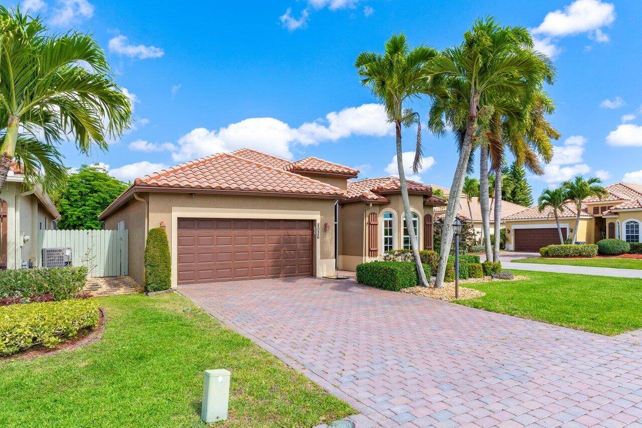 Welcome to this beautifully updated pool home featuring 3 bedrooms, 3 bathrooms, and a 2 car garage on a spacious corner lot in the highly desirable, gated community of Gateway ...
