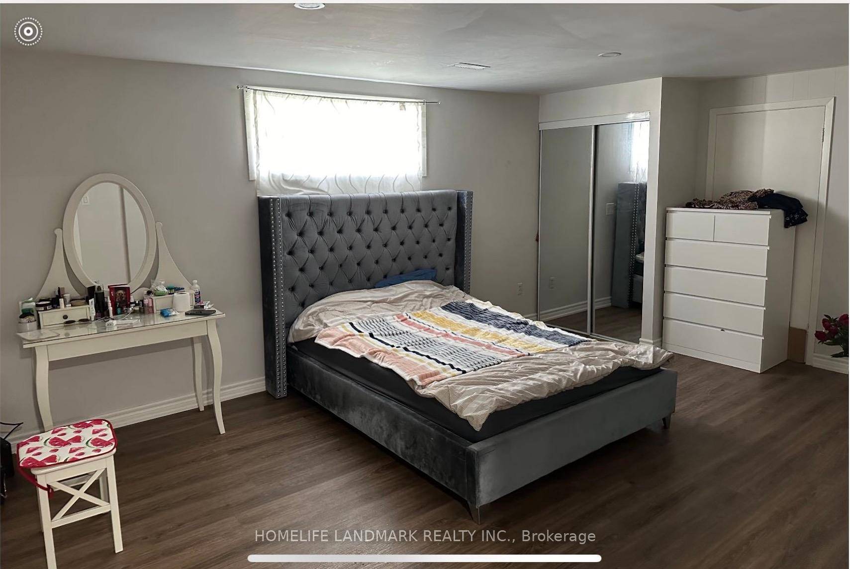 Bright amp ; Spacious, 2Br1wr Raised Bungalow Basement Unit In Desirable Applewood Hills !