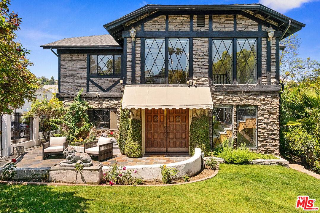 2402 Hollyridge Dr 4BR Hollywood Hills East La