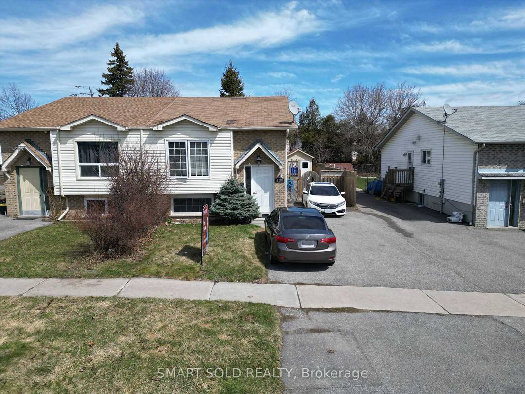 Welcome to 1179 Simcoe Street S Upper unit, a well maintained 2 bedroom, 1 bathroom semi detached home located in a quiet and established neighbourhood of Oshawa.