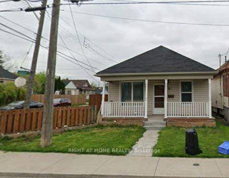 UNIQUE PROPERTY WITH TWO DETACHED HOUSES 85 and 85R.