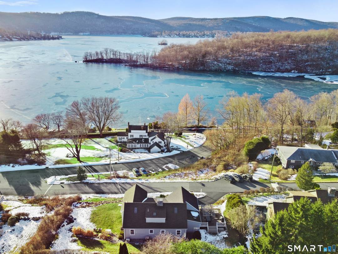 Welcome to 17 Meadow Ln in Candlewood Lake Club !