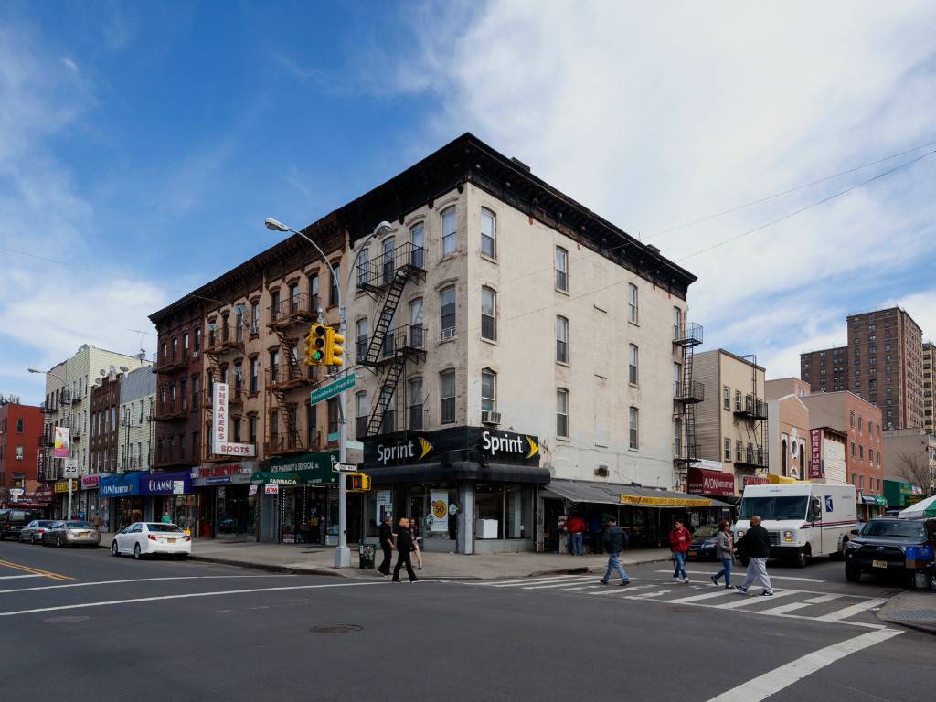 Amazing 2 bedroom in beautiful WilliamsburgWon't last.