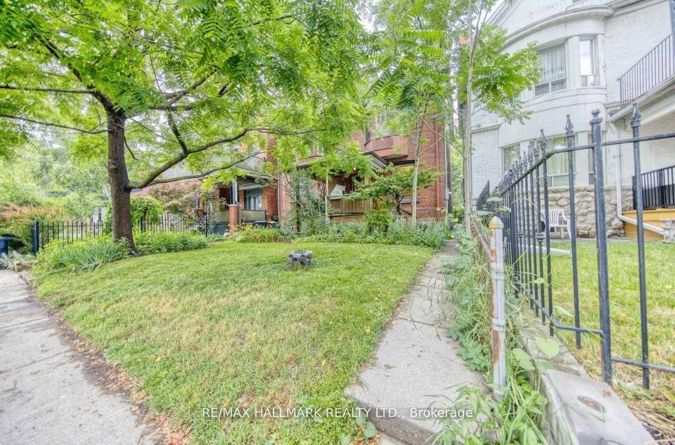 Welcome to this beautiful Century Home !