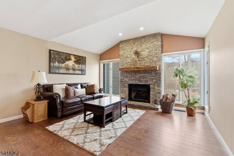 Gorgeous Berkshire Model, 2 Bedrooms, 2.