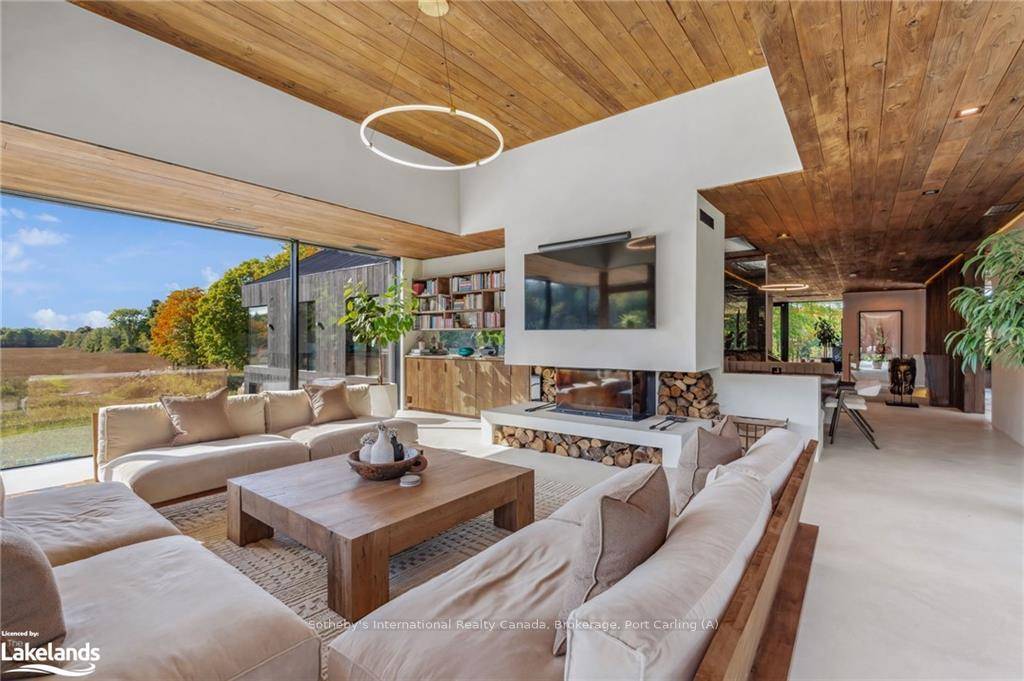 Welcome to Pearson's Pastures, a 99 acre estate surrounded by managed forests amp ; open fields just 10 mins from Collingwood amp ; 5 mins from Osler Bluff Ski Club.